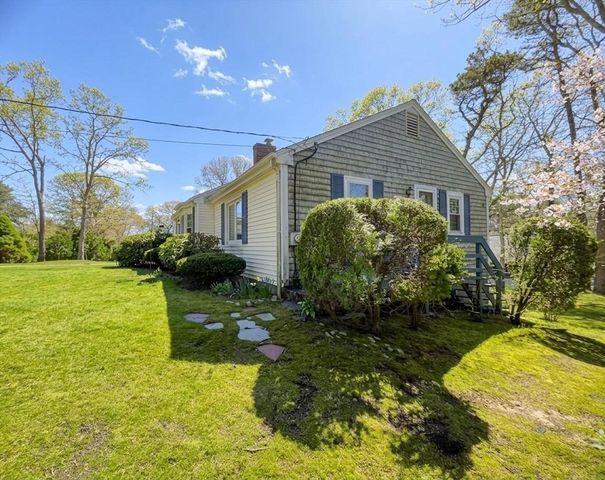 7 Linnell Ln, Yarmouth, MA 02675
