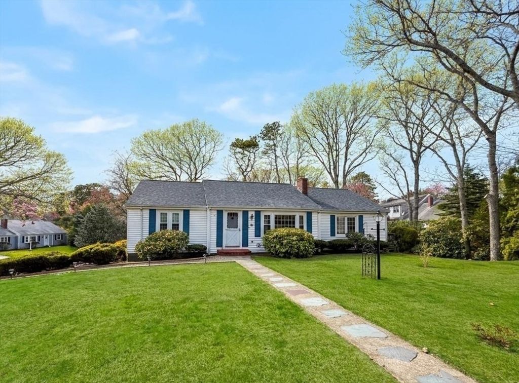 7 Linnell Ln, Yarmouth, MA 02675