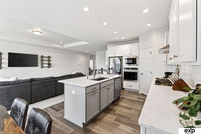 20882 Camelback Avenue, Gretna, NE 68028