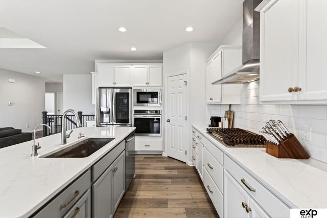 20882 Camelback Avenue, Gretna, NE 68028