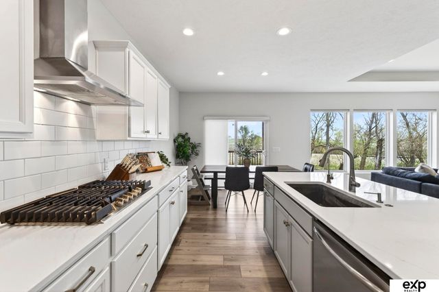 20882 Camelback Avenue, Gretna, NE 68028