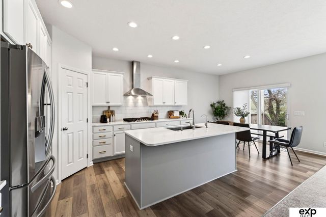 20882 Camelback Avenue, Gretna, NE 68028