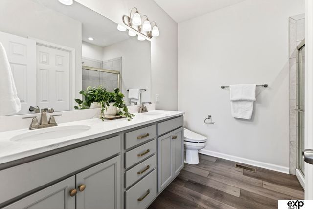 20882 Camelback Avenue, Gretna, NE 68028