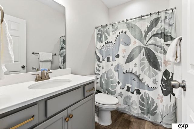 20882 Camelback Avenue, Gretna, NE 68028