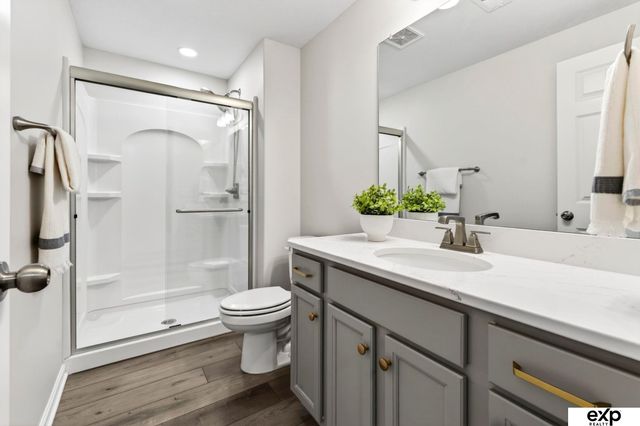 20882 Camelback Avenue, Gretna, NE 68028