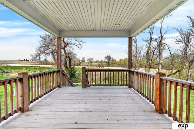 20882 Camelback Avenue, Gretna, NE 68028