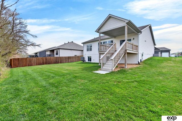 20882 Camelback Avenue, Gretna, NE 68028