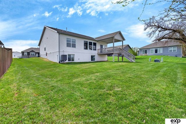 20882 Camelback Avenue, Gretna, NE 68028