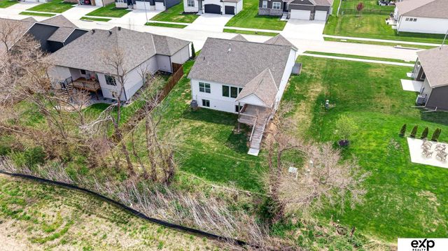 20882 Camelback Avenue, Gretna, NE 68028