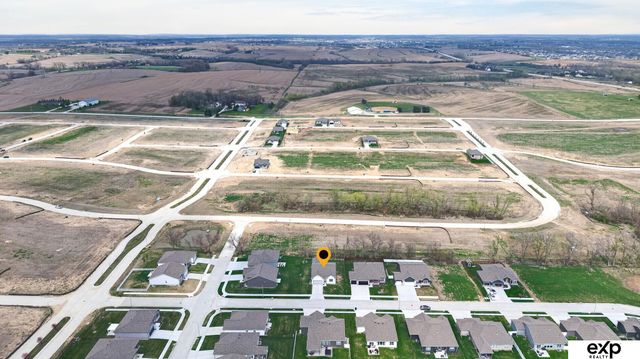 20882 Camelback Avenue, Gretna, NE 68028