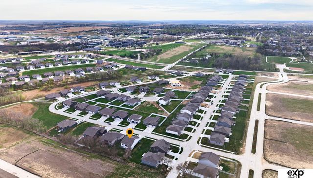 20882 Camelback Avenue, Gretna, NE 68028