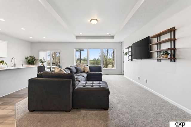 20882 Camelback Avenue, Gretna, NE 68028