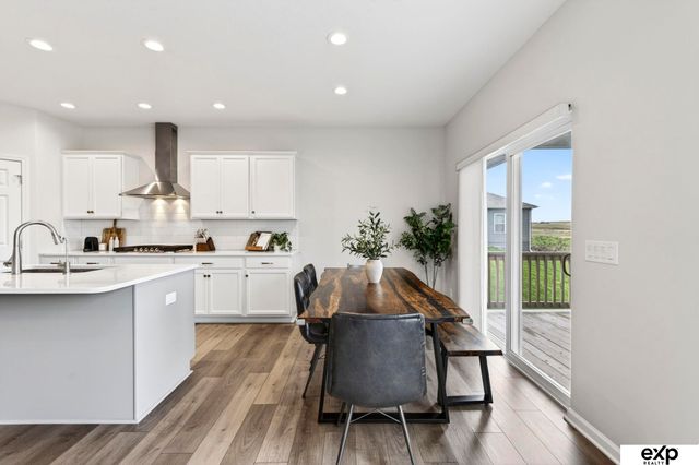 20882 Camelback Avenue, Gretna, NE 68028