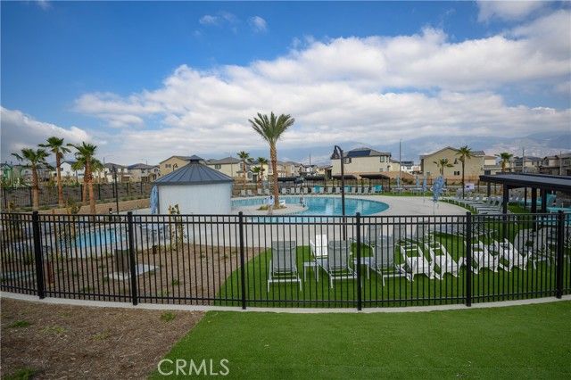 2431 Gunner Ridge Way, Rialto, CA 92377