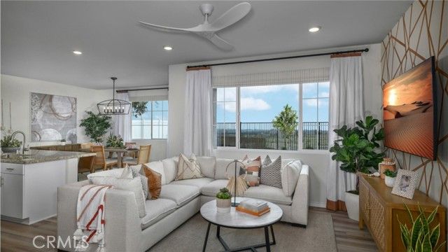 2431 Gunner Ridge Way, Rialto, CA 92377