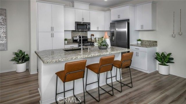 2431 Gunner Ridge Way, Rialto, CA 92377