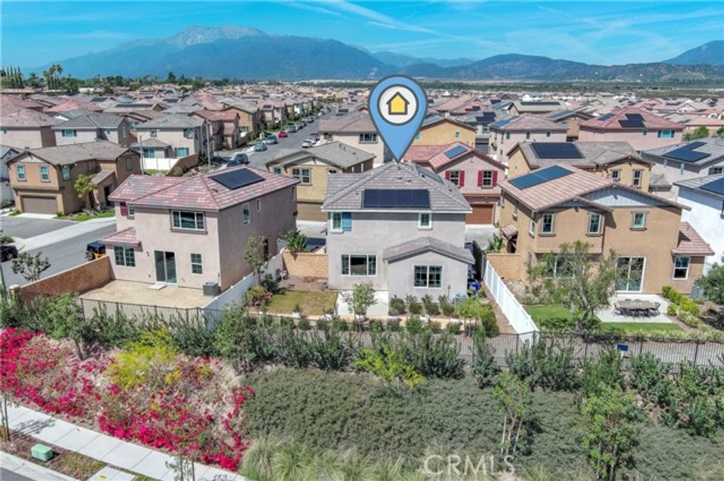 2431 Gunner Ridge Way, Rialto, CA 92377