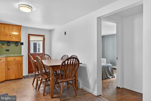 1636 E CANAL RD, Dover, PA 17315