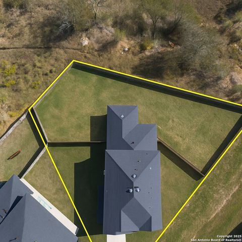 8823 Catnip Pass, Elmendorf, TX 78112