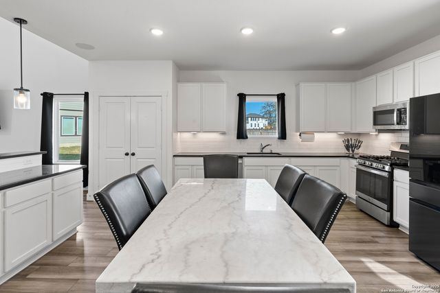 8823 Catnip Pass, Elmendorf, TX 78112