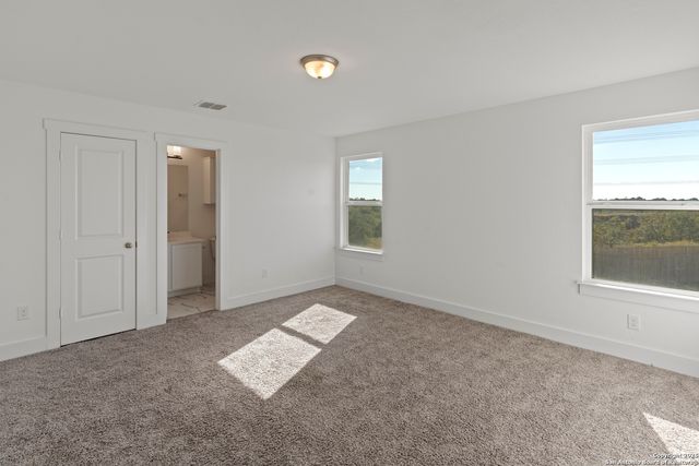 8823 Catnip Pass, Elmendorf, TX 78112