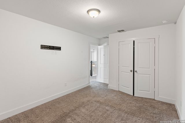 8823 Catnip Pass, Elmendorf, TX 78112