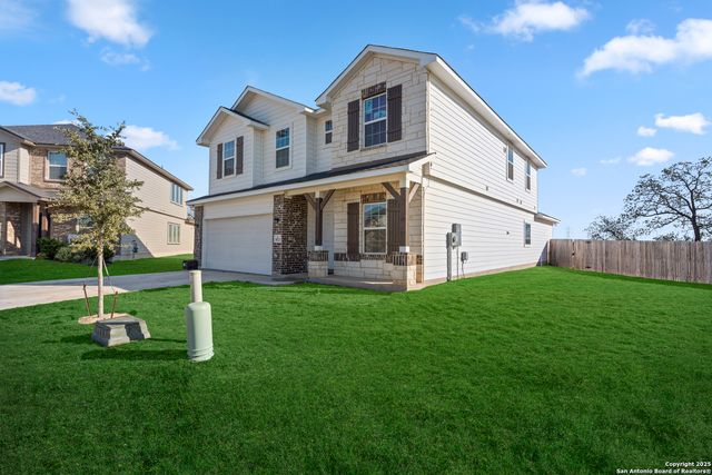 8823 Catnip Pass, Elmendorf, TX 78112