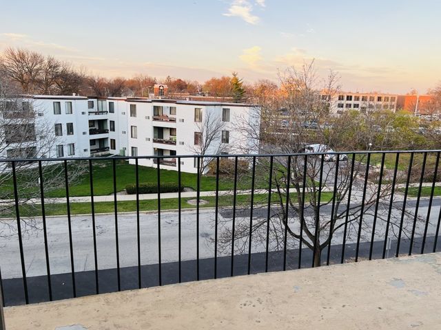 205 W MINER Street 300, Arlington Heights, IL 60005