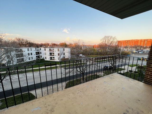 205 W MINER Street 300, Arlington Heights, IL 60005
