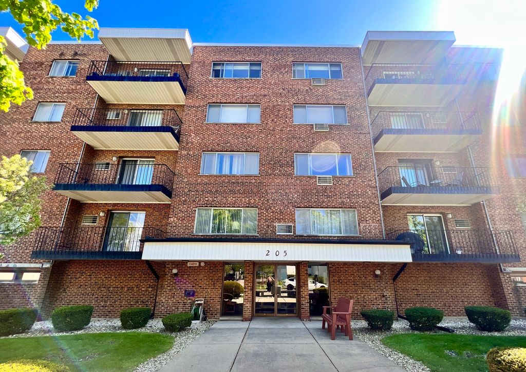 205 W MINER Street 300, Arlington Heights, IL 60005