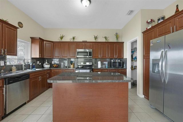 1980 SE 23rd Ave, Homestead, FL 33035