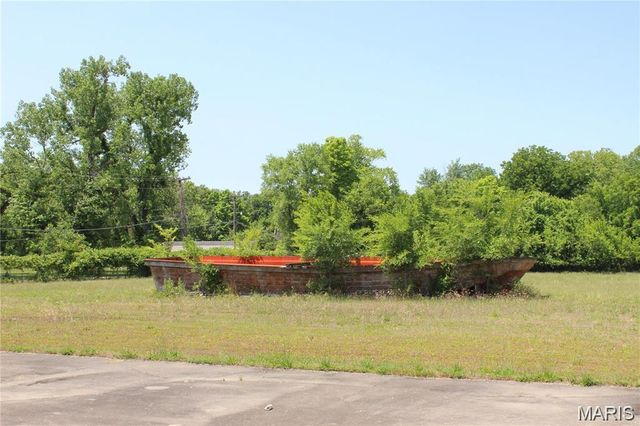 2250 Warren Barrett Drive, Hannibal, MO 63401