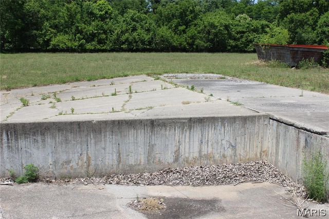 2250 Warren Barrett Drive, Hannibal, MO 63401