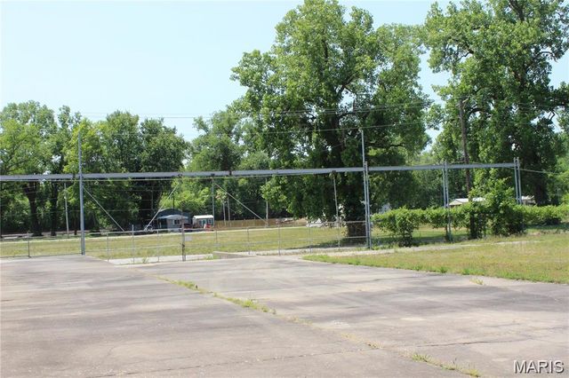 2250 Warren Barrett Drive, Hannibal, MO 63401