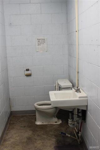 2250 Warren Barrett Drive, Hannibal, MO 63401