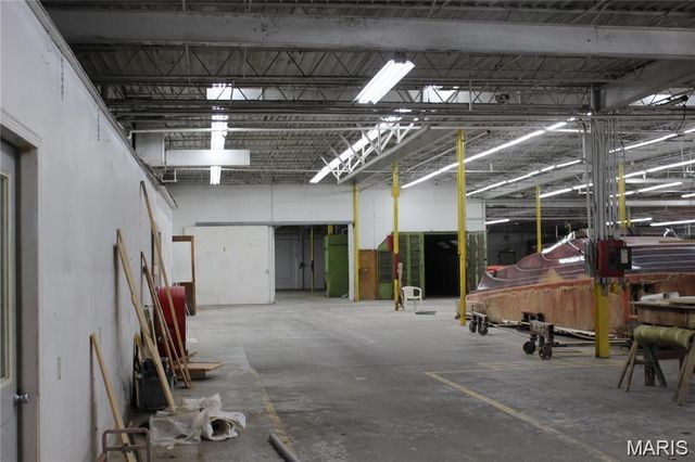 2250 Warren Barrett Drive, Hannibal, MO 63401