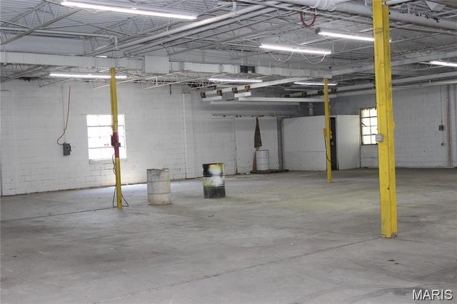 2250 Warren Barrett Drive, Hannibal, MO 63401