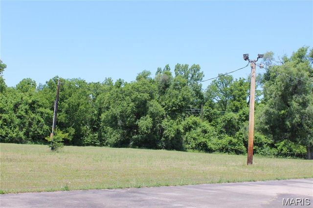 2250 Warren Barrett Drive, Hannibal, MO 63401