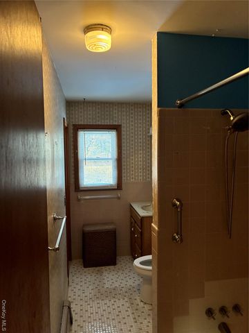 429 Robinson Avenue, East Patchogue, NY 11772