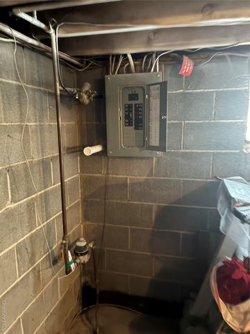 429 Robinson Avenue, East Patchogue, NY 11772