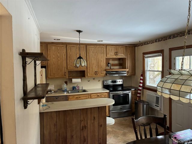 429 Robinson Avenue, East Patchogue, NY 11772