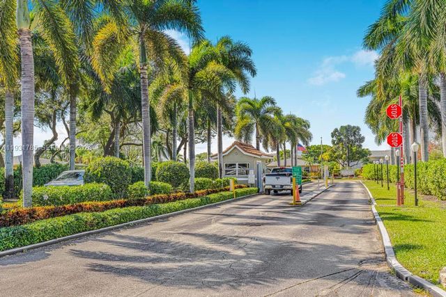 1541 NW 18th Ave 101, Delray Beach, FL 33445