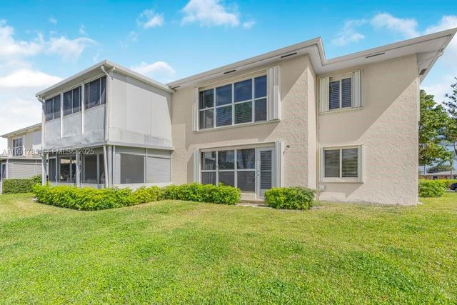 1541 NW 18th Ave 101, Delray Beach, FL 33445