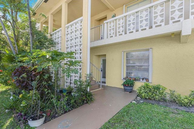 1541 NW 18th Ave 101, Delray Beach, FL 33445