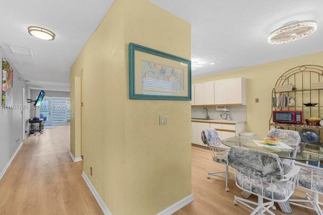 1541 NW 18th Ave 101, Delray Beach, FL 33445