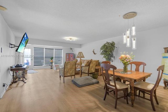 1541 NW 18th Ave 101, Delray Beach, FL 33445