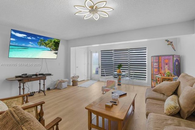 1541 NW 18th Ave 101, Delray Beach, FL 33445