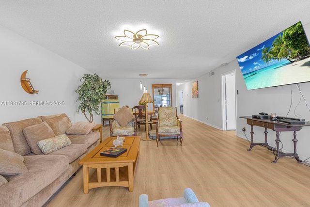 1541 NW 18th Ave 101, Delray Beach, FL 33445