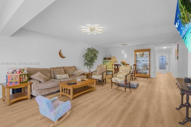 1541 NW 18th Ave 101, Delray Beach, FL 33445