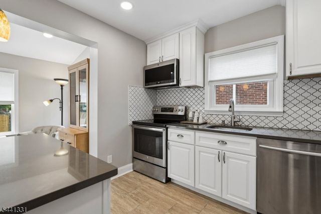 23 Elmwood Ter, Linden City, NJ 07036